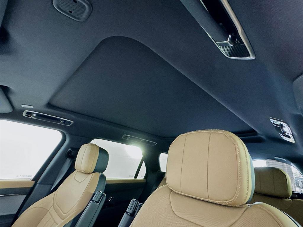 new 2025 Land Rover Range Rover Sport car, priced at $134,940