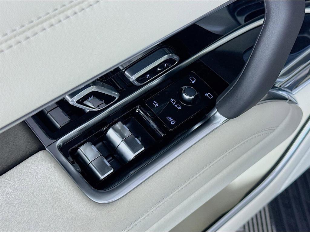 new 2025 Land Rover Range Rover car, priced at $137,535