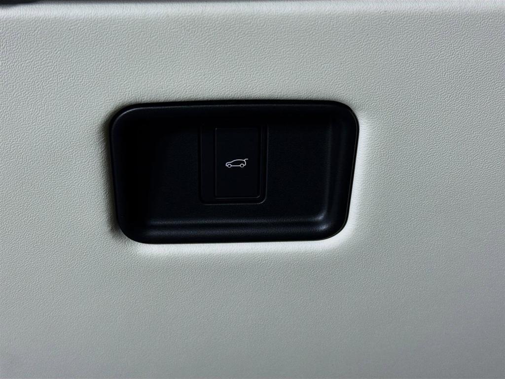 new 2025 Land Rover Range Rover car, priced at $137,535