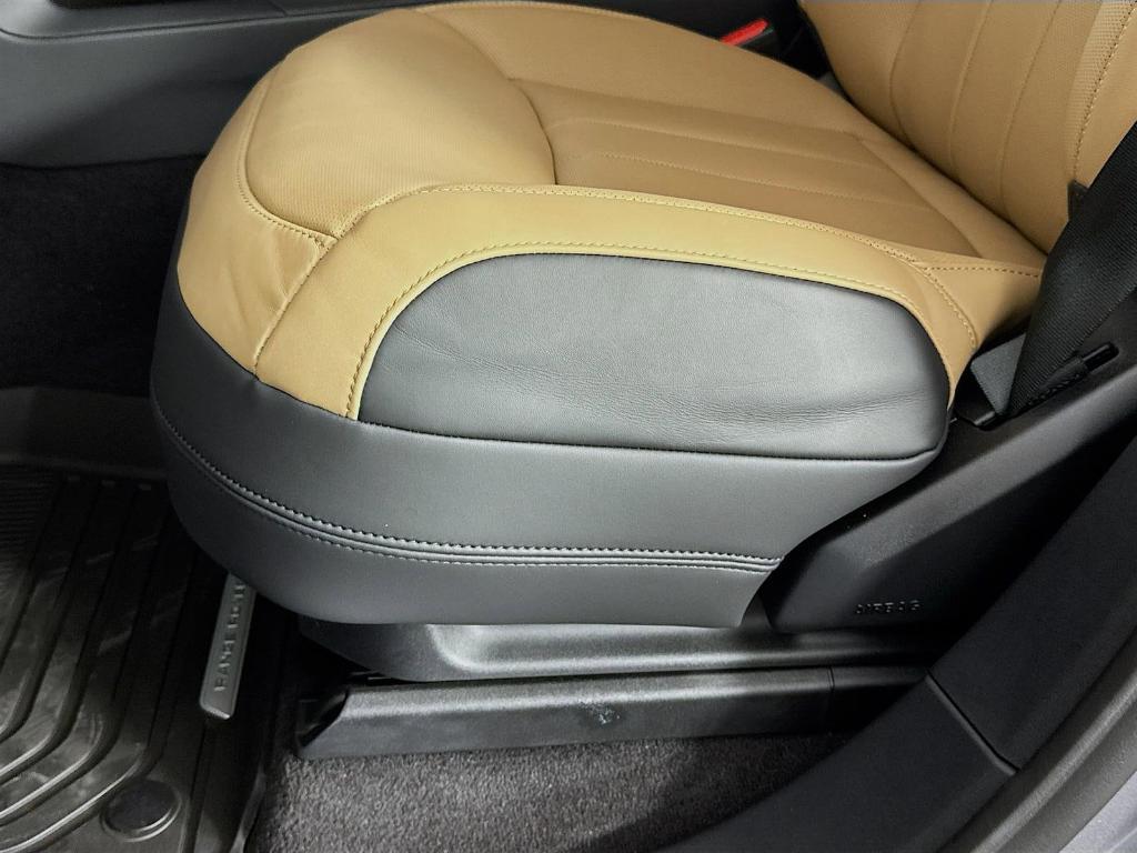 new 2025 Land Rover Range Rover Sport car, priced at $125,615