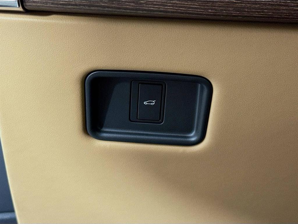 new 2025 Land Rover Range Rover car, priced at $154,395