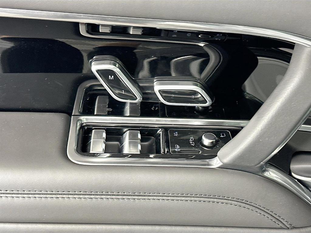 new 2025 Land Rover Range Rover car, priced at $145,260