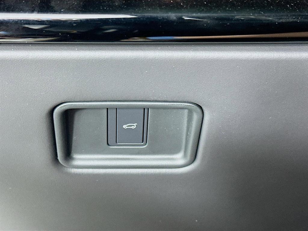 new 2025 Land Rover Range Rover car, priced at $145,260