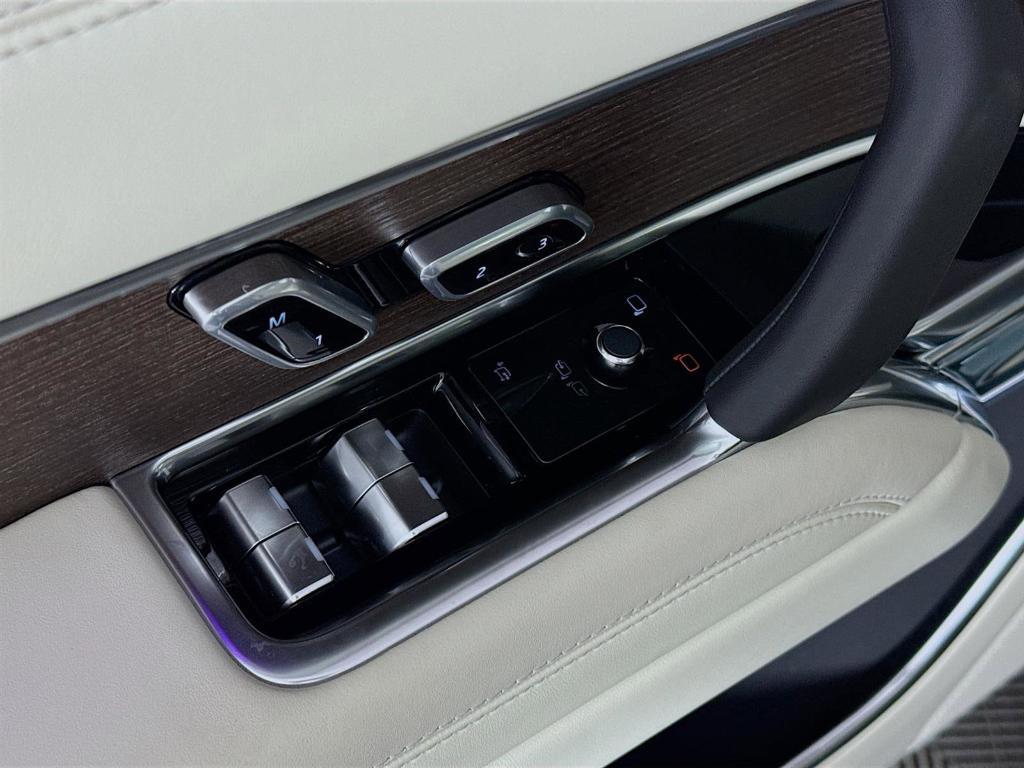 new 2025 Land Rover Range Rover car, priced at $115,430