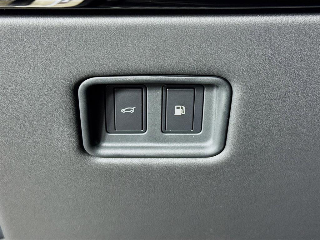 new 2025 Land Rover Range Rover Sport car, priced at $106,200