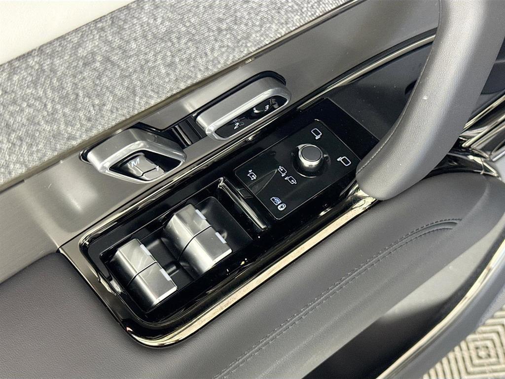 new 2025 Land Rover Range Rover Sport car, priced at $106,200