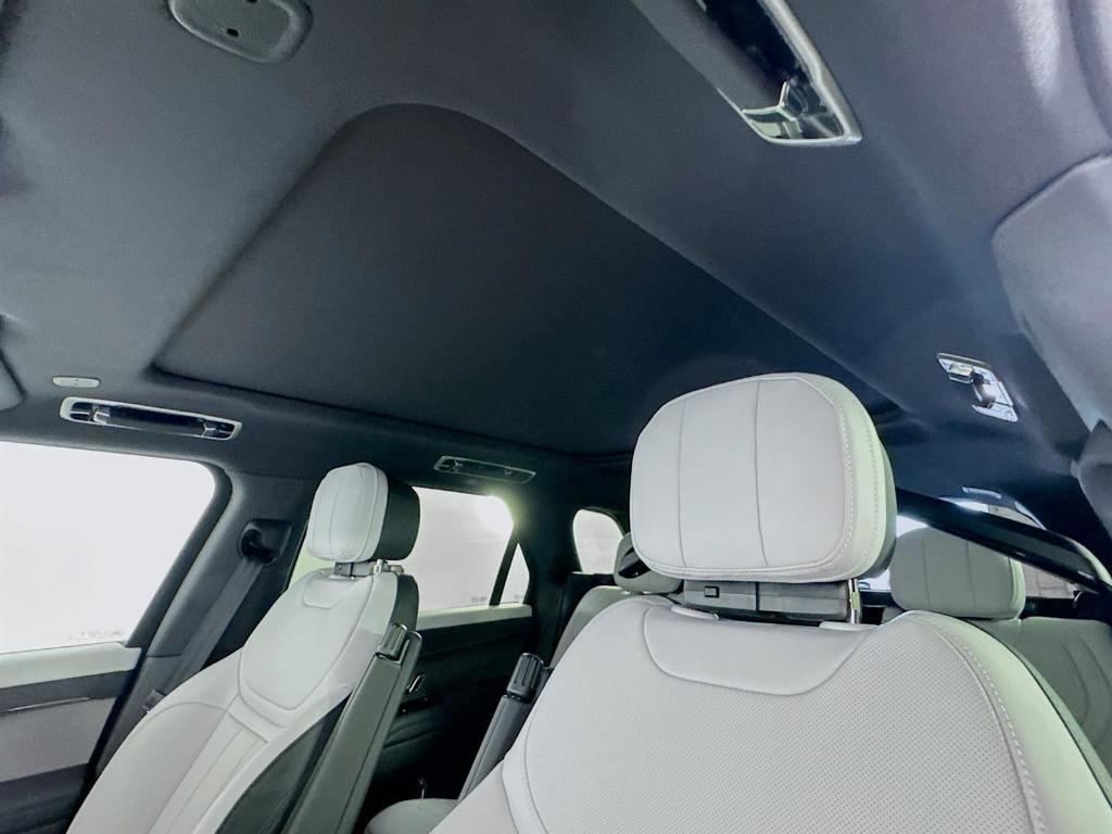 new 2025 Land Rover Range Rover Sport car, priced at $106,200