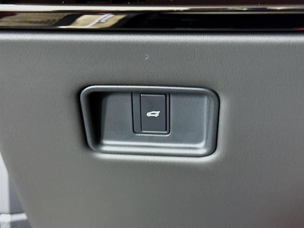 new 2025 Land Rover Range Rover Sport car, priced at $97,480