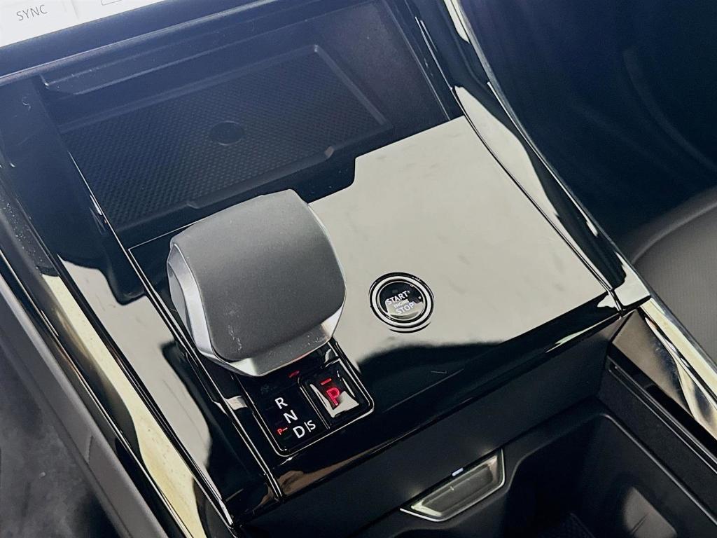 new 2025 Land Rover Range Rover Sport car, priced at $106,480