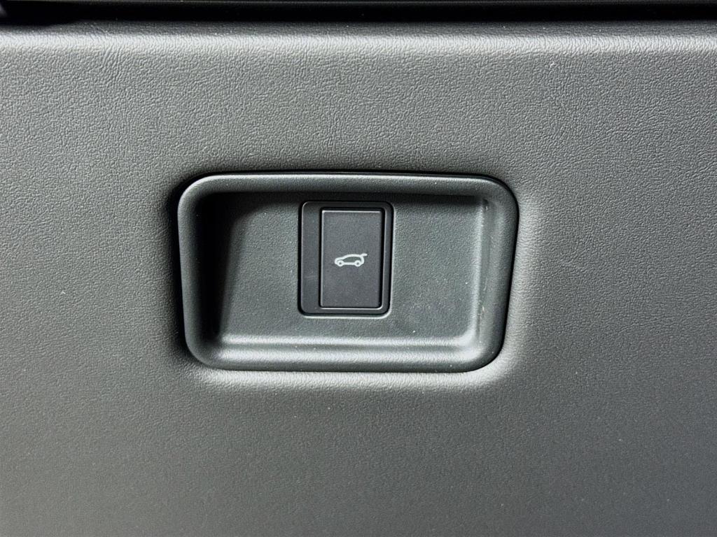 new 2025 Land Rover Range Rover car, priced at $157,660