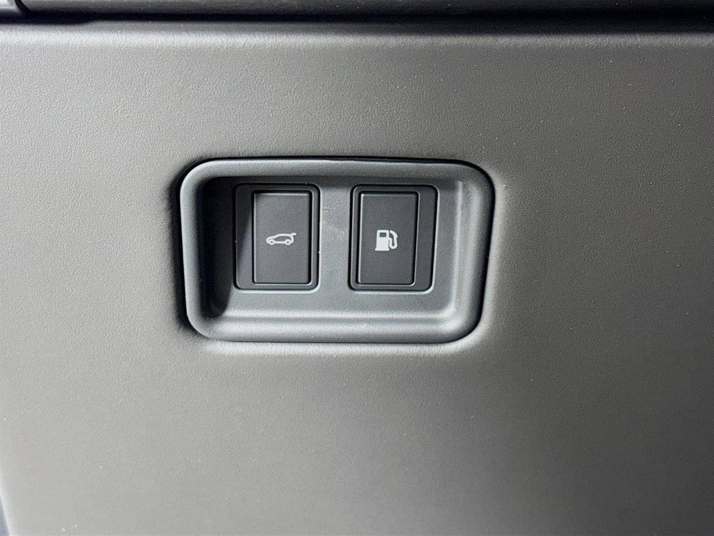 new 2025 Land Rover Range Rover car, priced at $140,515