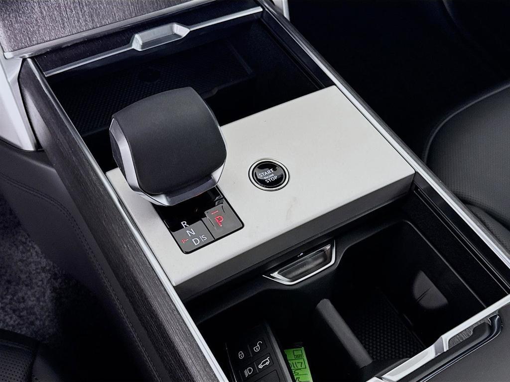 new 2025 Land Rover Range Rover car, priced at $140,515