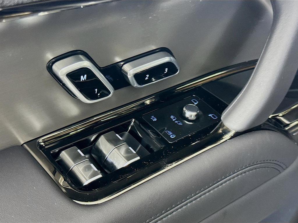 new 2025 Land Rover Range Rover Sport car, priced at $106,115