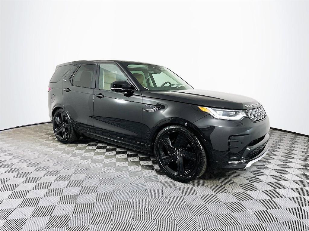 new 2025 Land Rover Discovery car, priced at $85,928