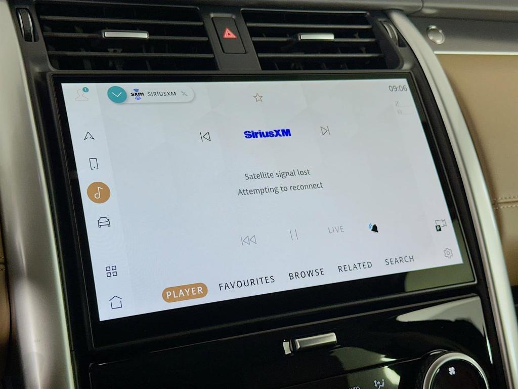 new 2025 Land Rover Discovery car, priced at $85,928