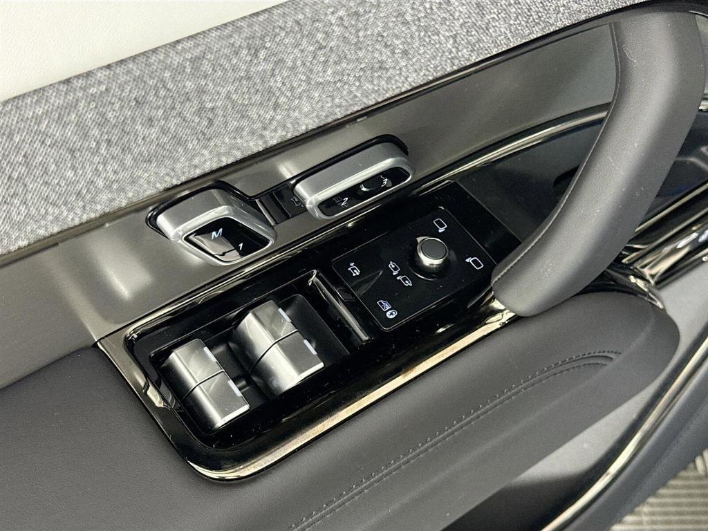 new 2025 Land Rover Range Rover Sport car, priced at $112,100