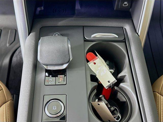 used 2025 Land Rover Discovery car