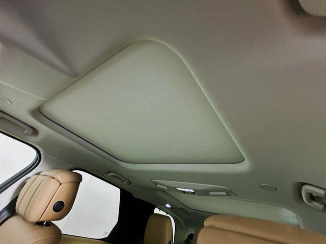 used 2025 Land Rover Discovery car