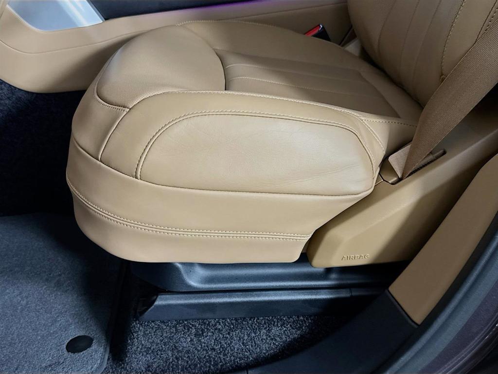 new 2025 Land Rover Range Rover car, priced at $130,105