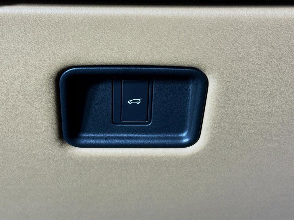 new 2025 Land Rover Range Rover car, priced at $130,105