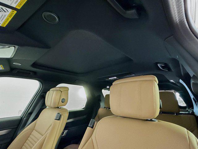 new 2025 Land Rover Discovery car, priced at $73,325