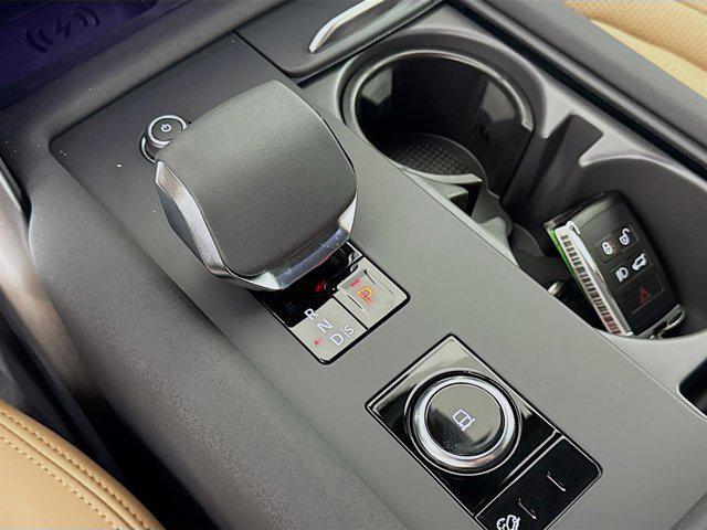 new 2025 Land Rover Discovery car, priced at $73,325