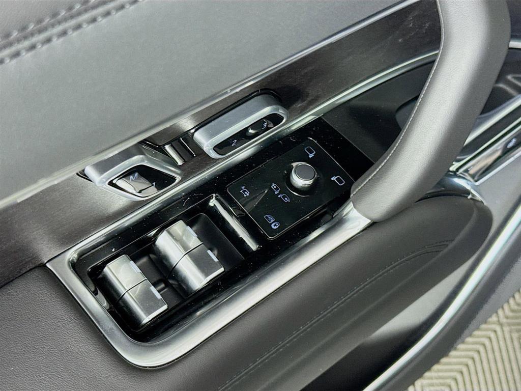 new 2025 Land Rover Range Rover car, priced at $156,910