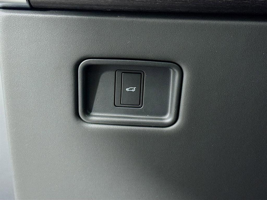 new 2025 Land Rover Range Rover car, priced at $156,910