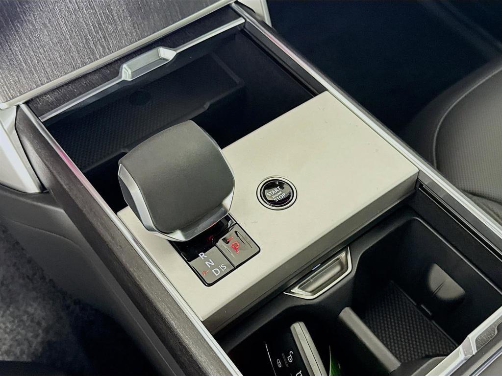 new 2025 Land Rover Range Rover car, priced at $116,025