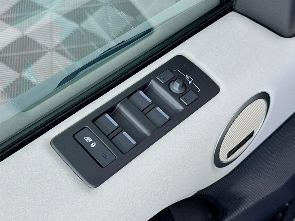 new 2026 Land Rover Discovery car, priced at $68,237