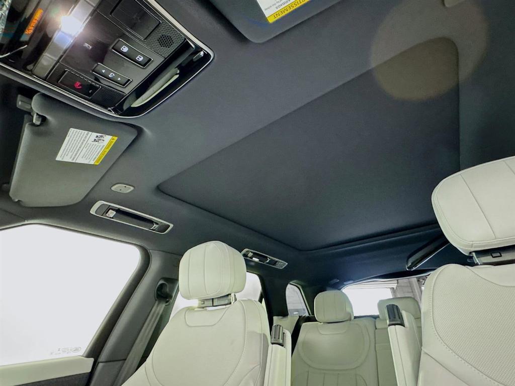 new 2025 Land Rover Range Rover Sport car, priced at $96,790