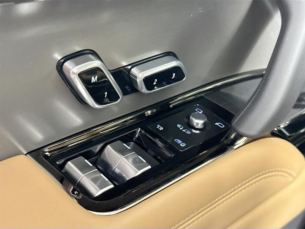 new 2025 Land Rover Range Rover Sport car, priced at $95,505