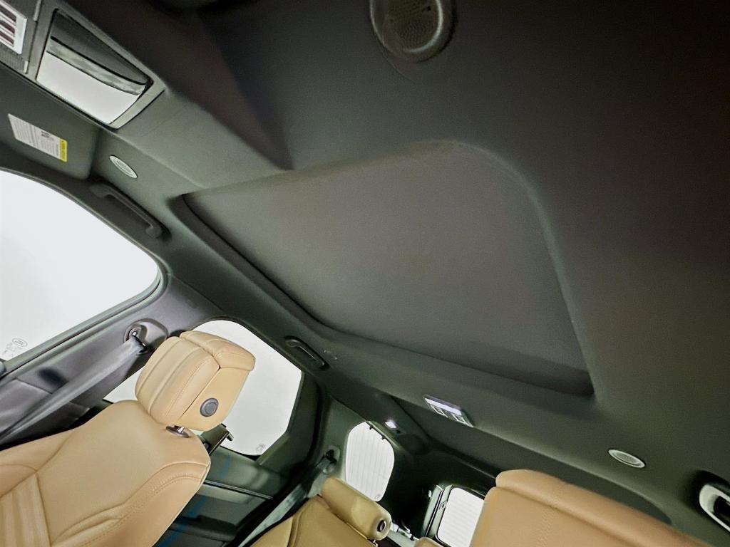 new 2025 Land Rover Discovery car, priced at $78,025