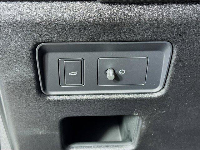 used 2025 Land Rover Discovery car