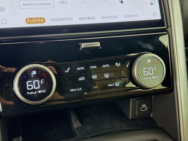 used 2025 Land Rover Discovery car