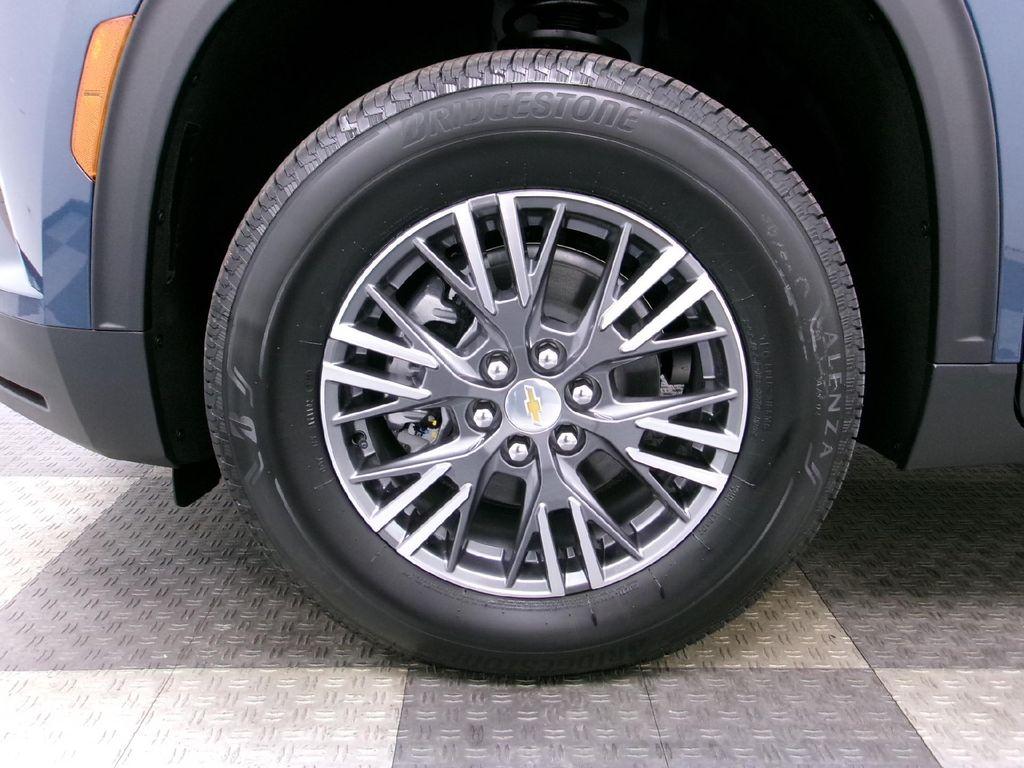 new 2026 Chevrolet Traverse car, priced at $43,740