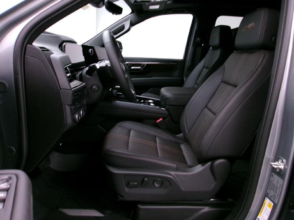 new 2025 Chevrolet Suburban car, priced at $91,275