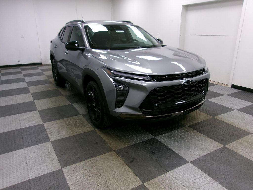new 2025 Chevrolet Trax car, priced at $26,950