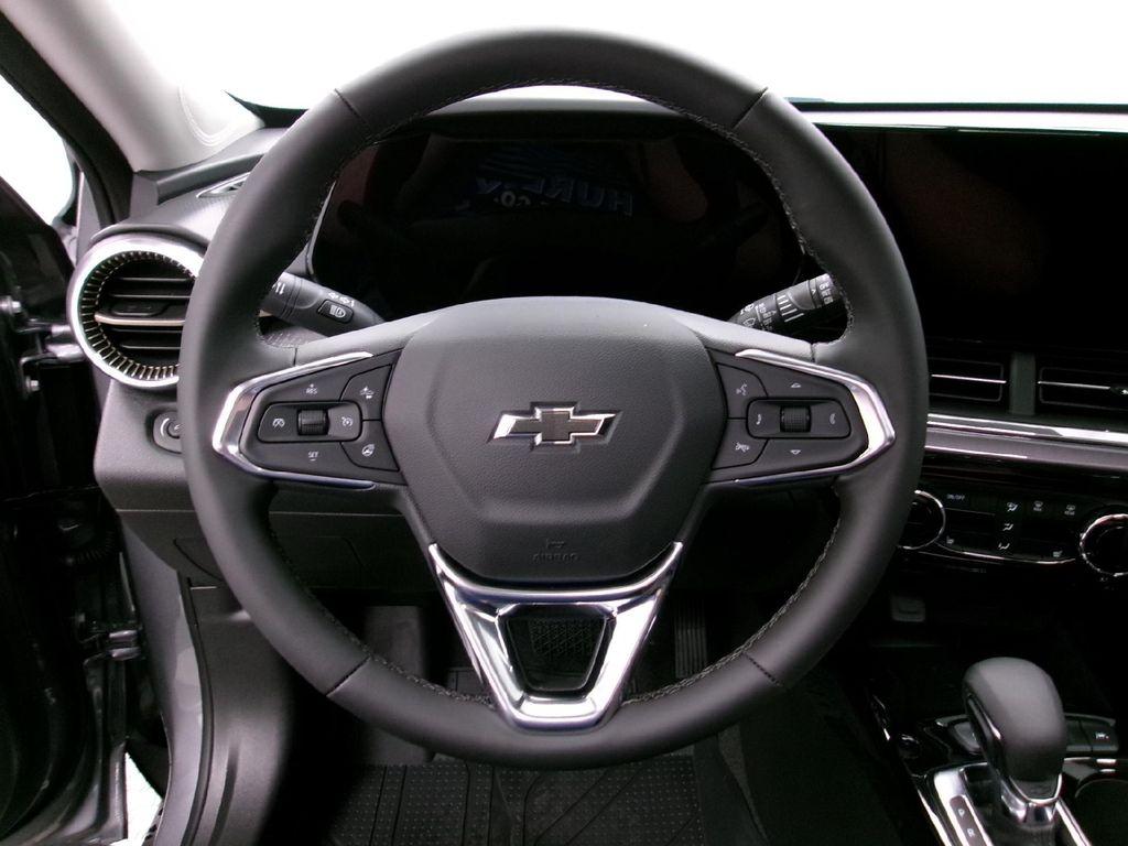 new 2025 Chevrolet Trax car, priced at $26,950