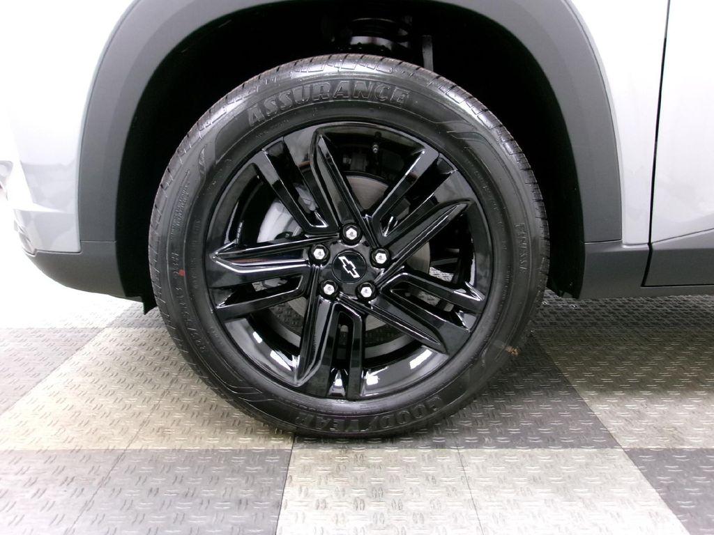 new 2025 Chevrolet Trax car, priced at $26,950