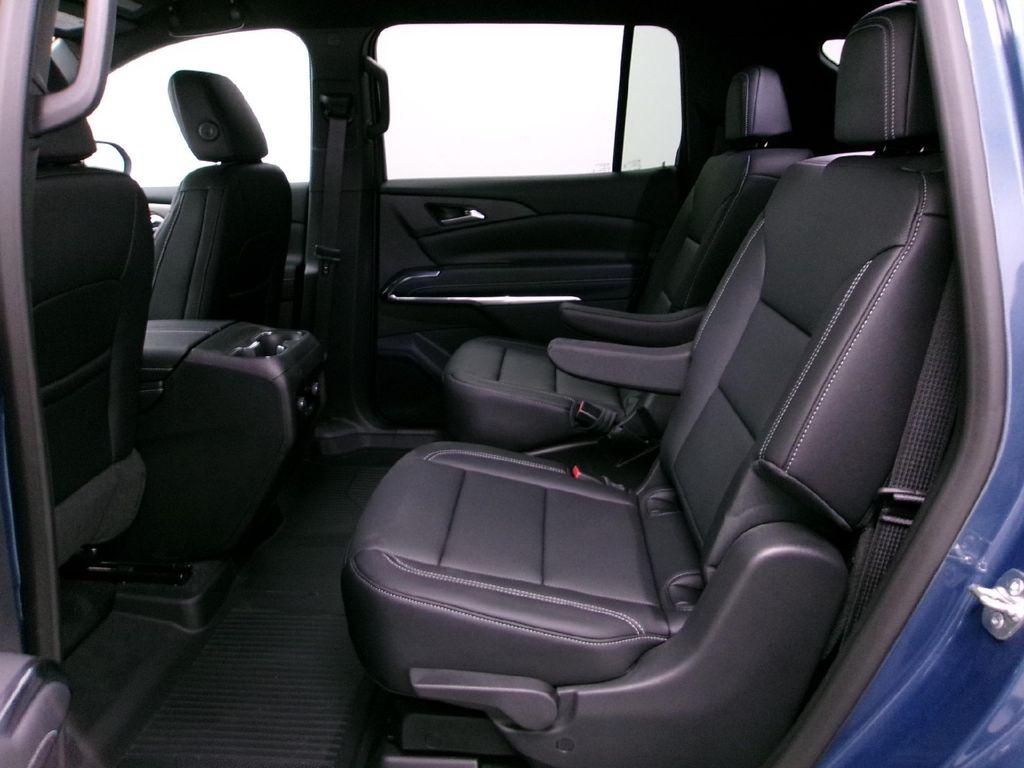 new 2025 Chevrolet Traverse car, priced at $41,295