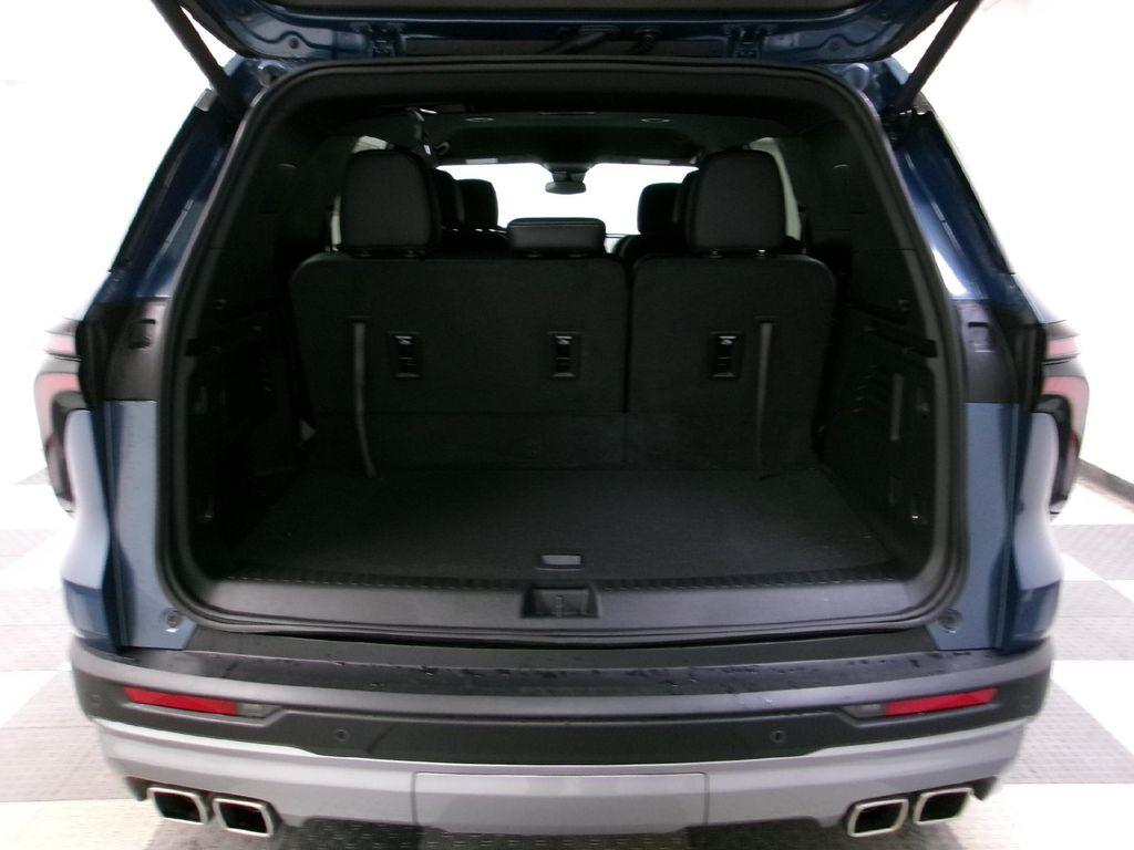 new 2025 Chevrolet Traverse car, priced at $41,295