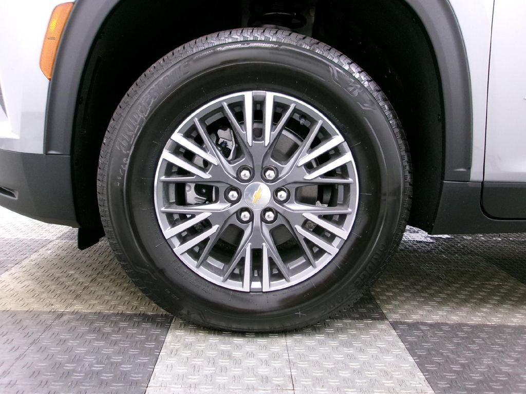 new 2026 Chevrolet Traverse car, priced at $43,940