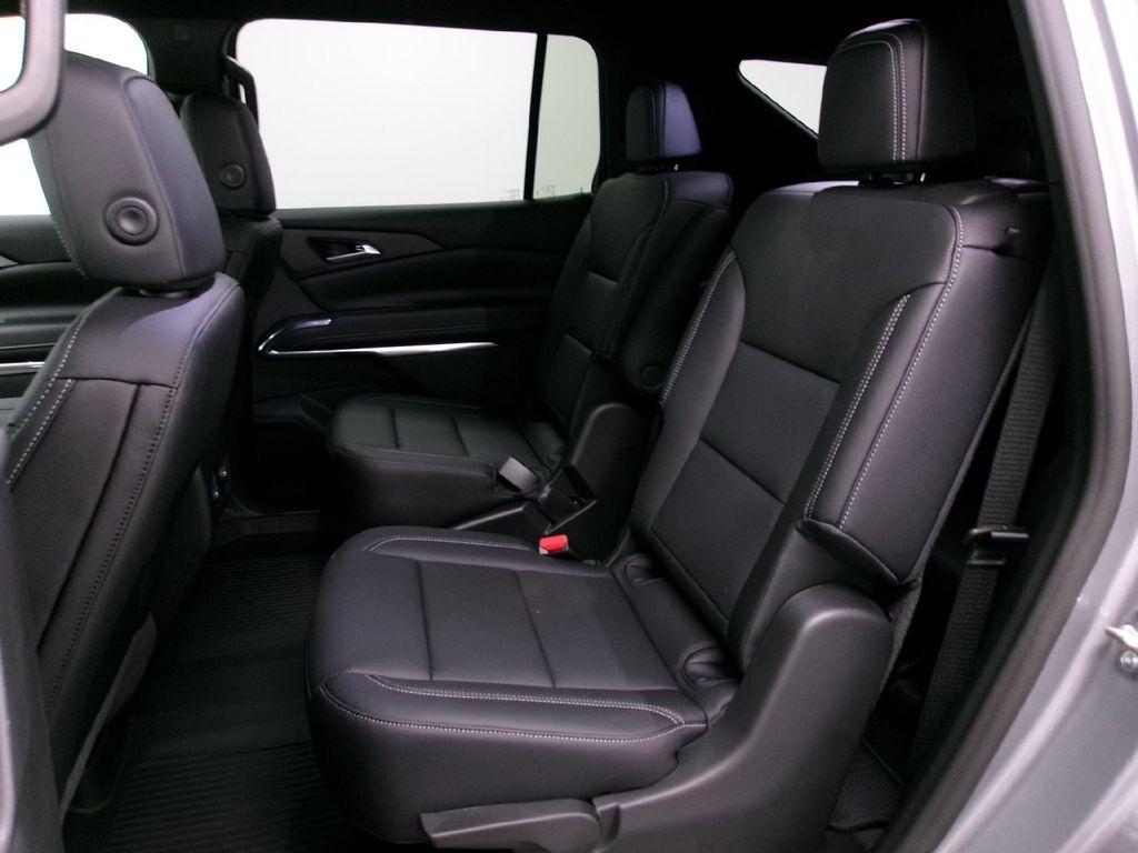 new 2026 Chevrolet Traverse car, priced at $43,940
