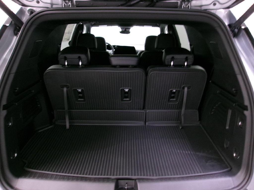new 2026 Chevrolet Traverse car, priced at $43,940