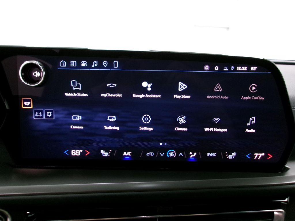 new 2026 Chevrolet Traverse car, priced at $43,940