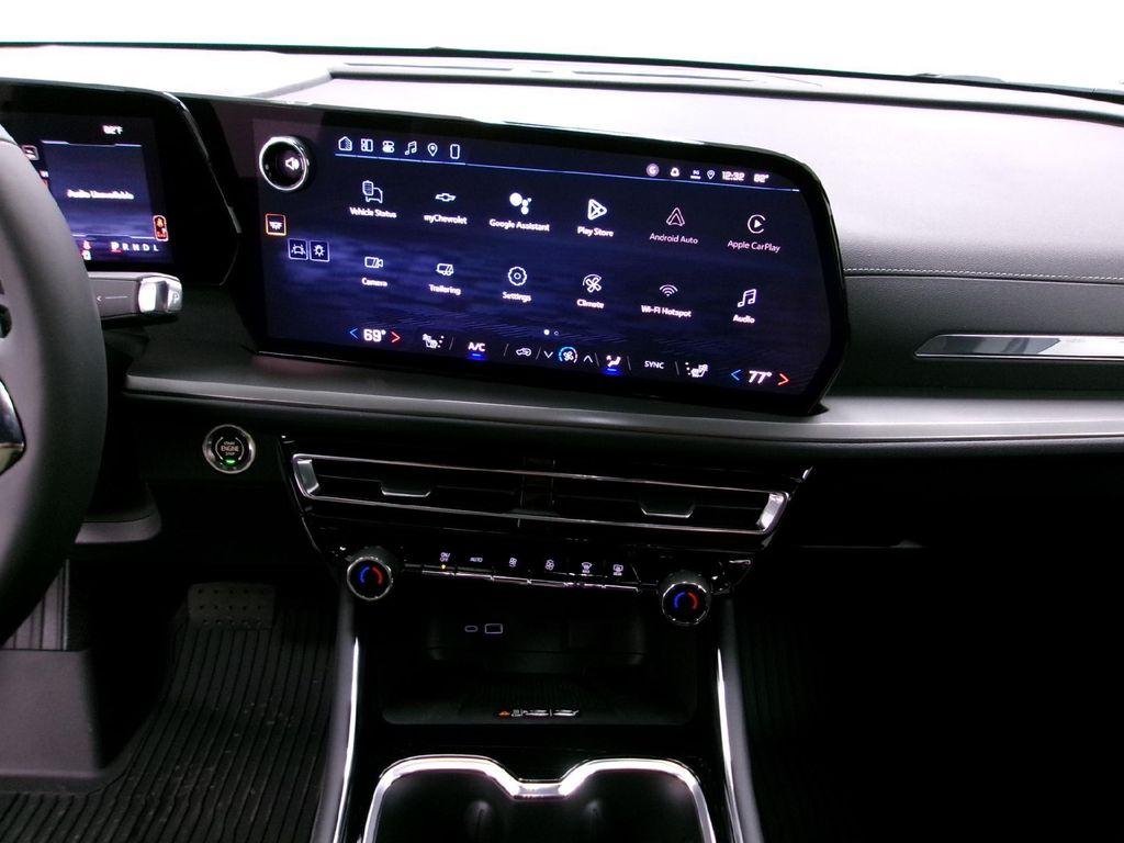 new 2026 Chevrolet Traverse car, priced at $43,940