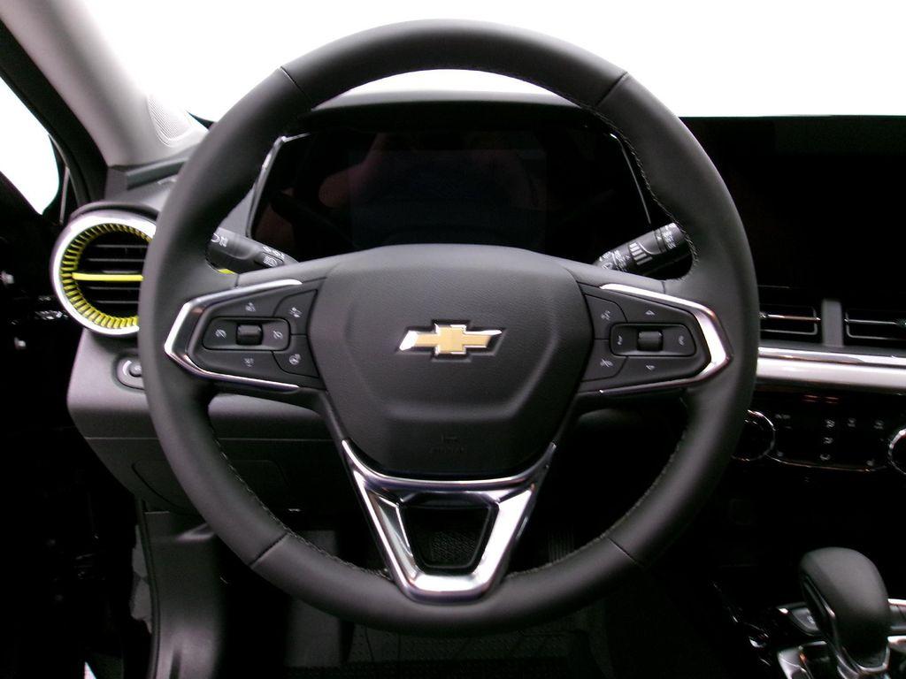new 2025 Chevrolet Trax car, priced at $24,505