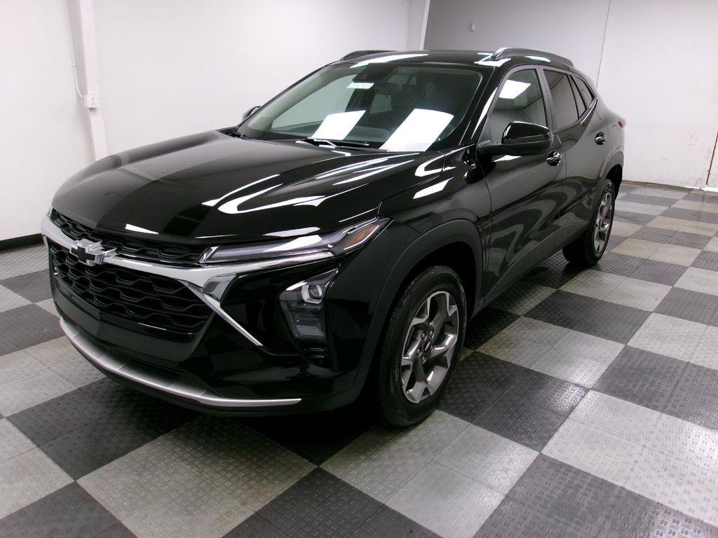 new 2025 Chevrolet Trax car, priced at $24,505