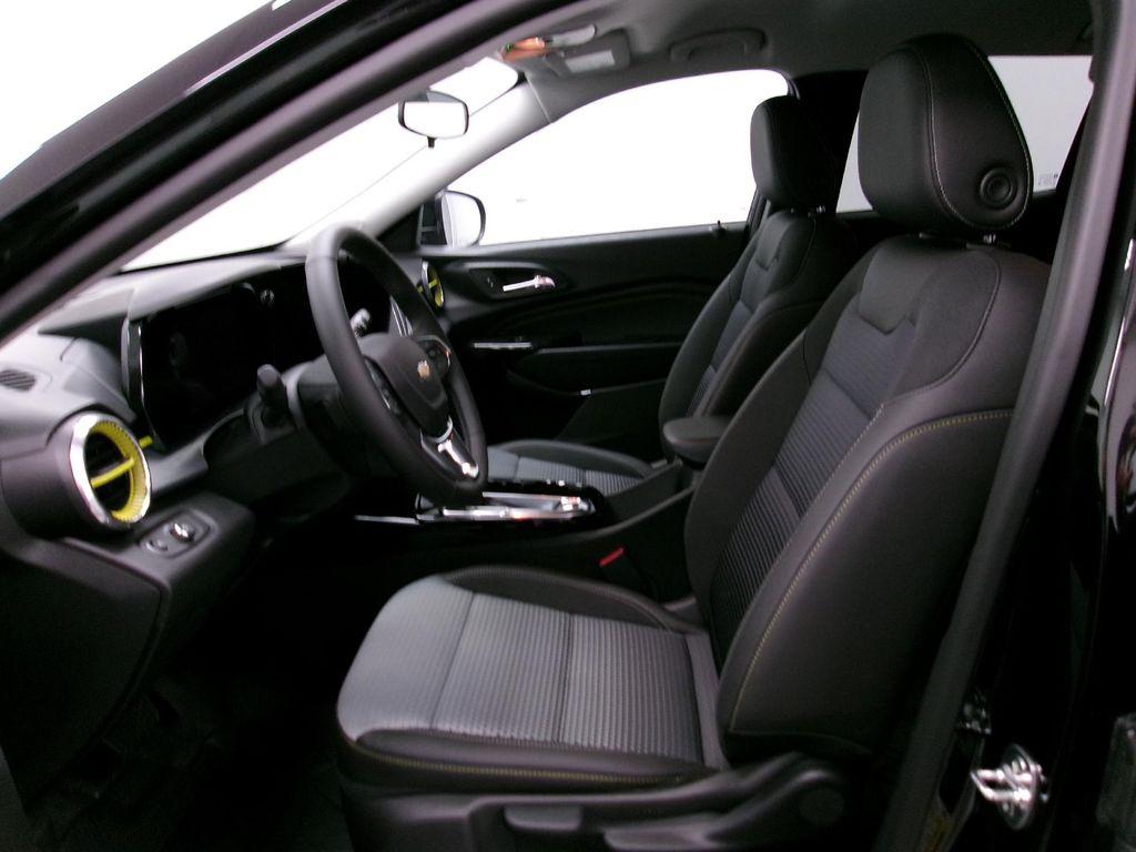 new 2025 Chevrolet Trax car, priced at $24,505